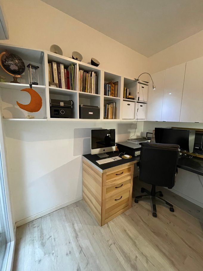Bureau avec coin couchage invités, après l’intervention (vue 2)