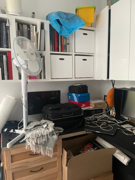 Bureau avec coin couchage invités, avant l’intervention (vue 2)